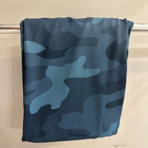 Fabletics Powerhold Legging size XS blue camo - Picture 4 of 5